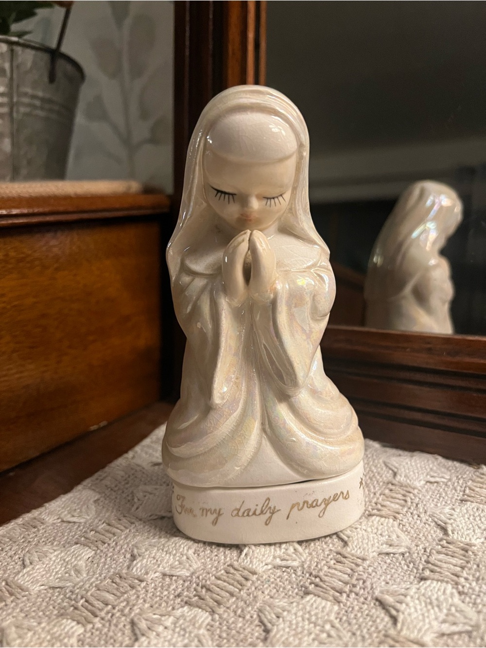DEE BEE CO. Vintage Porcelain Praying Nun Daily Prayers Devotions Holder White